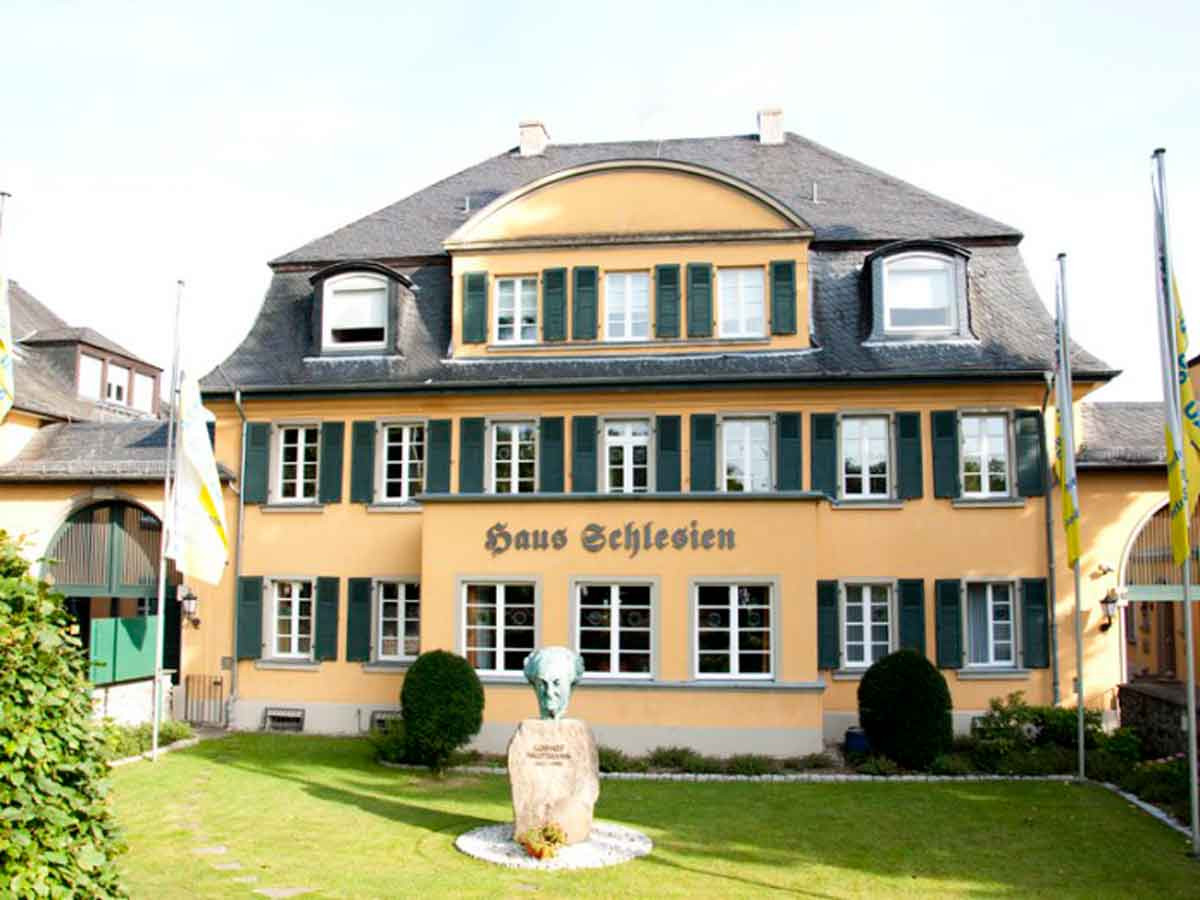 Haus Schlesien
 Haus Schlesien stadtjournaline