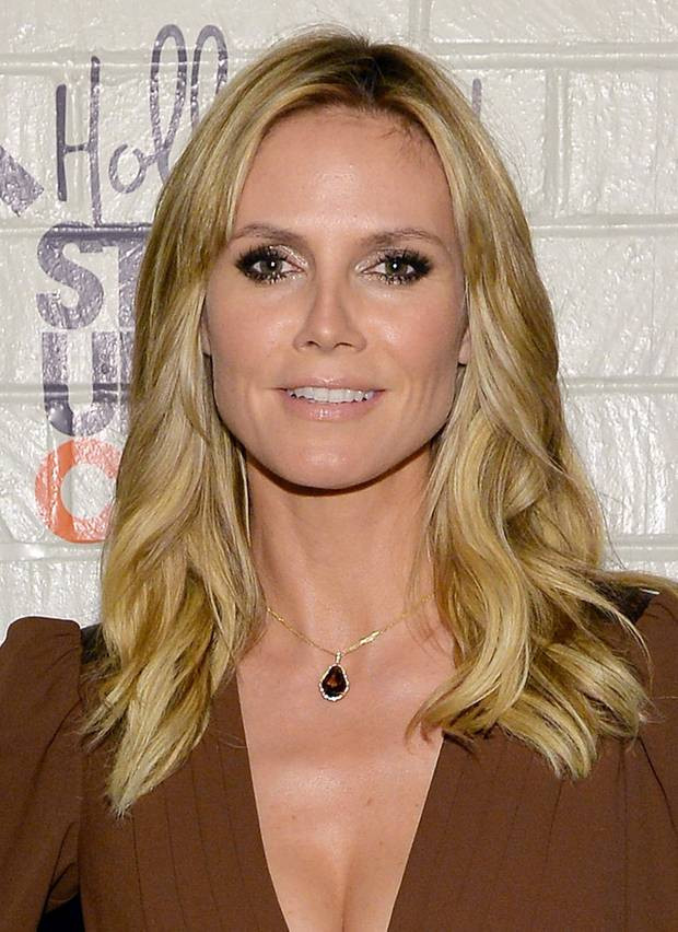 Heidi Klum Frisuren
 Heidi Klum hat kurze Haare S 26