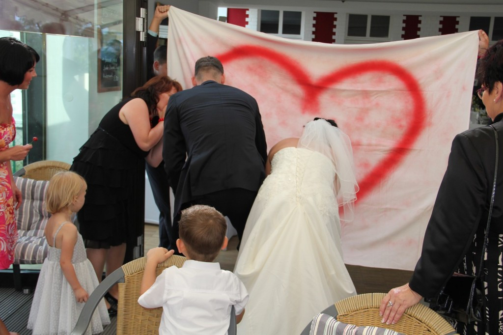 Herz Ausschneiden Hochzeit
 Hochzeitsspiele – Welche Spiele auf einer Hochzeit