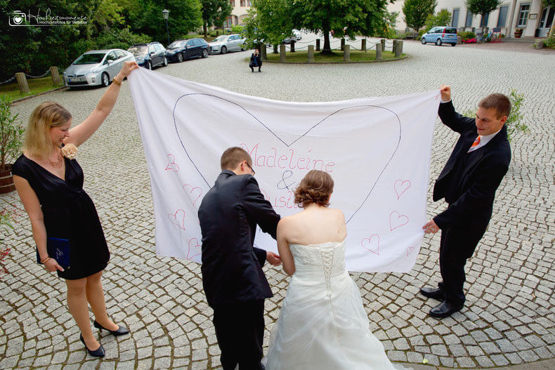 Herz Ausschneiden Hochzeit
 Hochzeitsfotos im Schloss Machern von M D