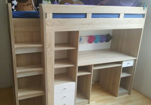 Hochbett Mit Schreibtisch Und Schrank
 Hochbett mit Schreibtisch und Schrank aus