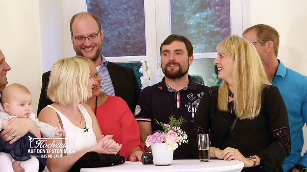 Hochzeit Auf Den Ersten Blick Jubiläum
 Hochzeit auf den ersten Blick Video Das Jubiläum Die