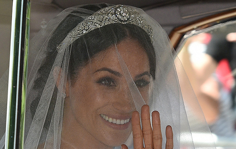 Hochzeit Harry Meghan Brautkleid
 Meghan Markle im Brautkleid So schön strahlt sie an Prinz