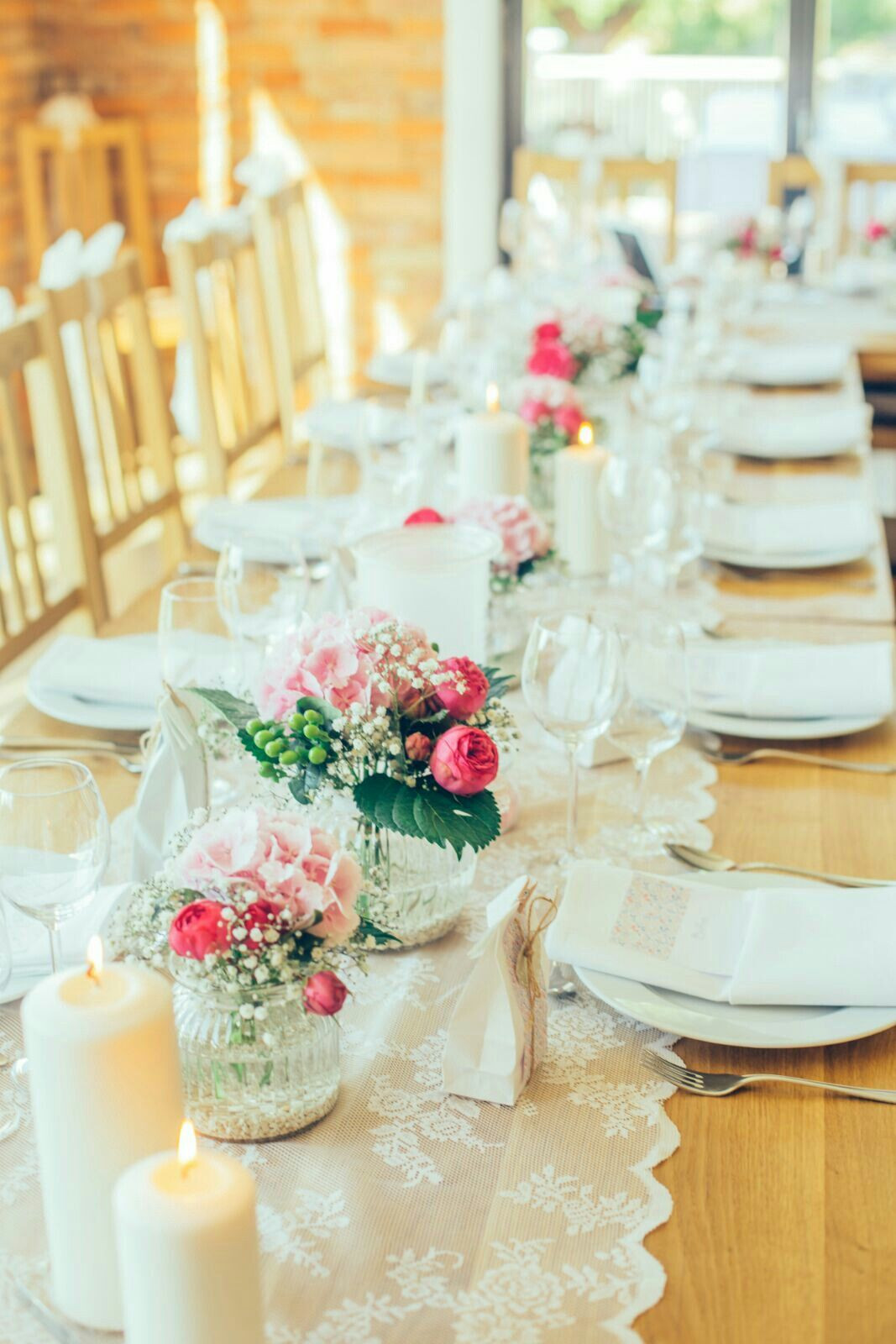 Hochzeit Pinterest
 Tischdeko Hochzeit Spitzenläufer DIY