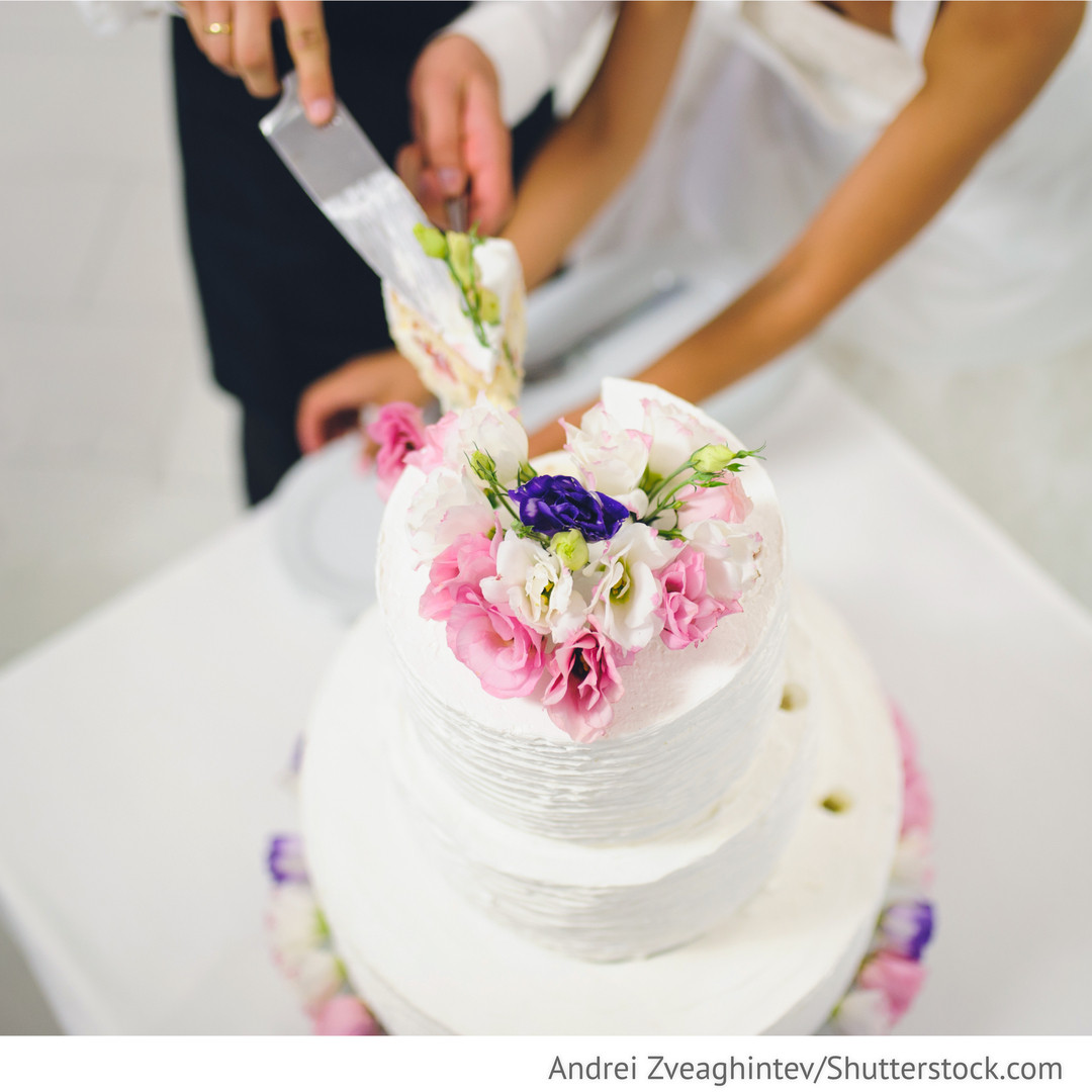 Hochzeitstorte Anschneiden
 Anschneiden der Hochzeitstorte Gemeinsames Anschneiden