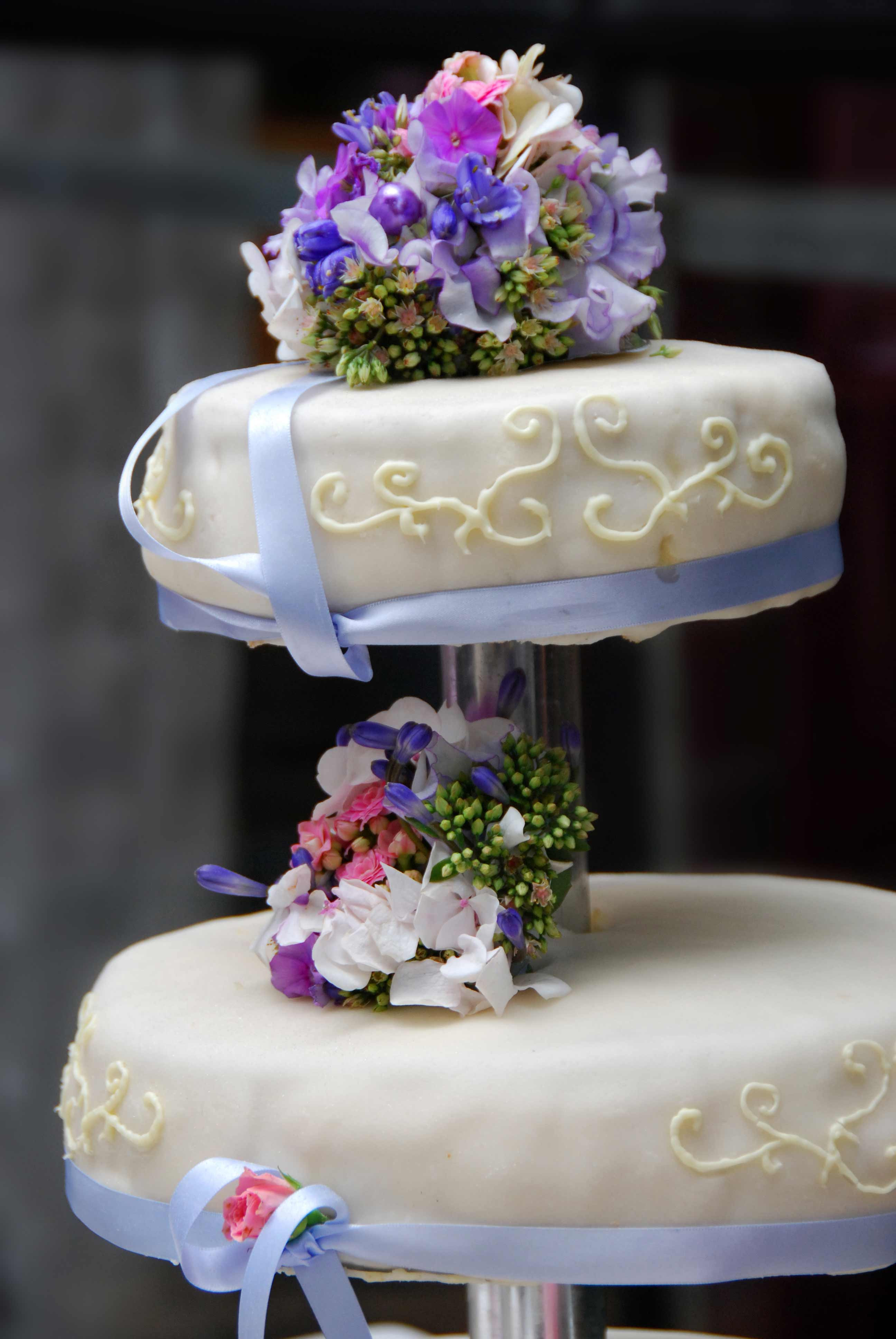 Hochzeitstorte Etagere
 Hochzeitstorte Etagere Bildergalerie Hochzeitsportal24