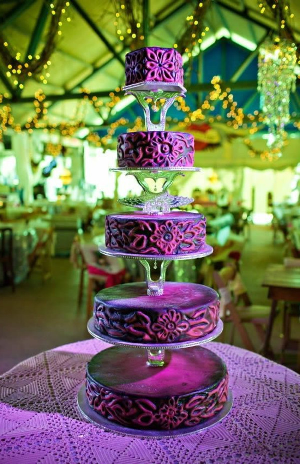 Hochzeitstorte Etagere
 Lila Hochzeitstorte Ideen violette und purpurrote Muster