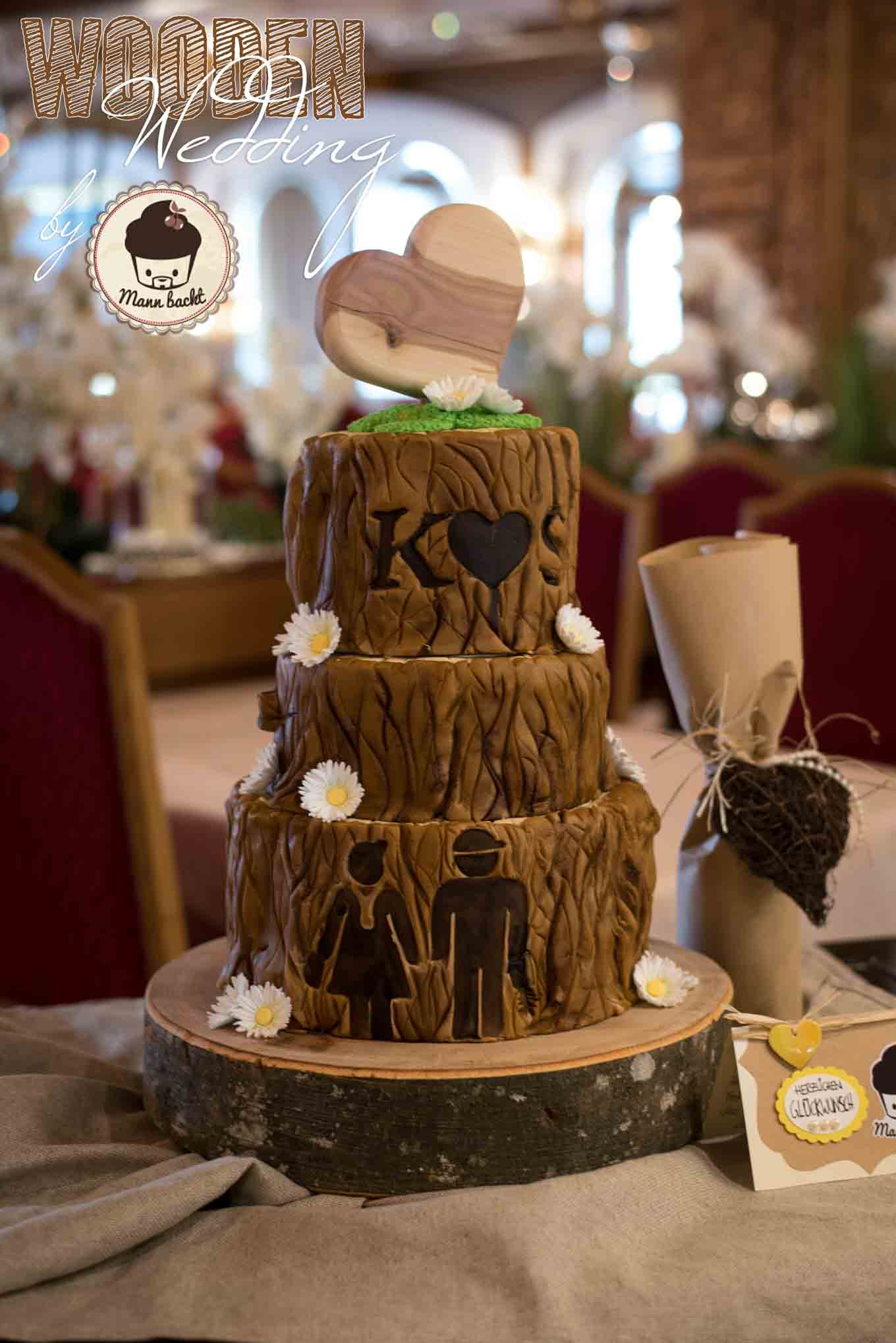 Hochzeitstorte Holz
 Eine ganz besondere Hochzeitstorte in Holzoptik