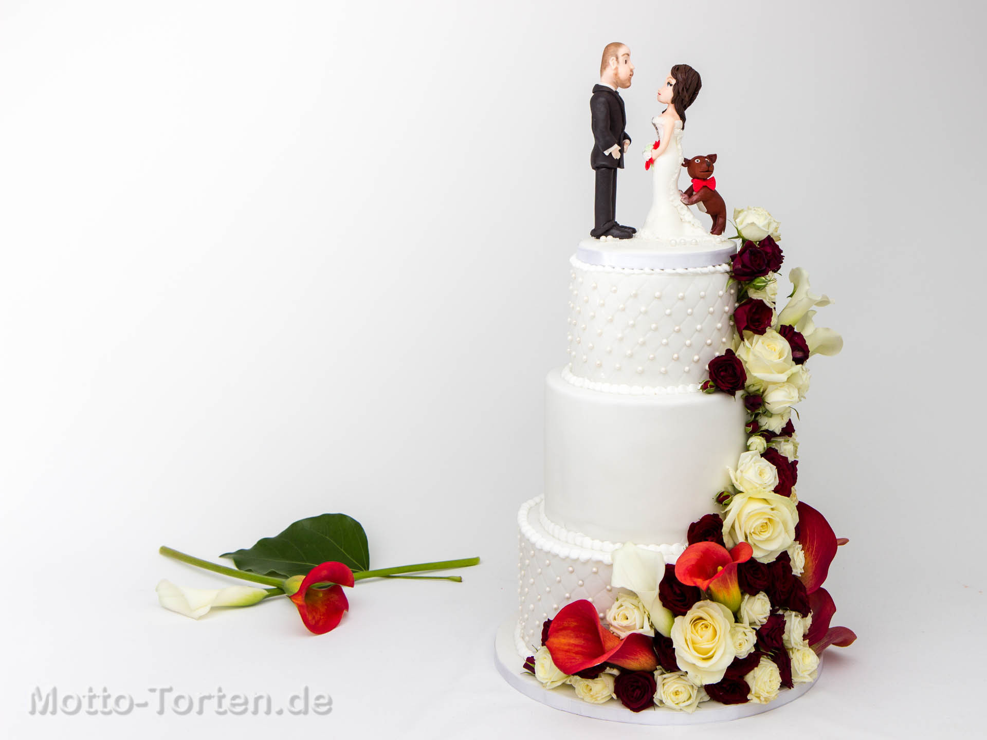 Hochzeitstorte Mit Blumen
 Hochzeitstorte mit echten Callas und Rosen