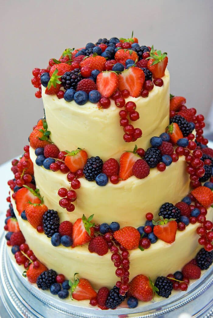 Hochzeitstorte Naked
 Best 25 Fruit wedding cake ideas on Pinterest