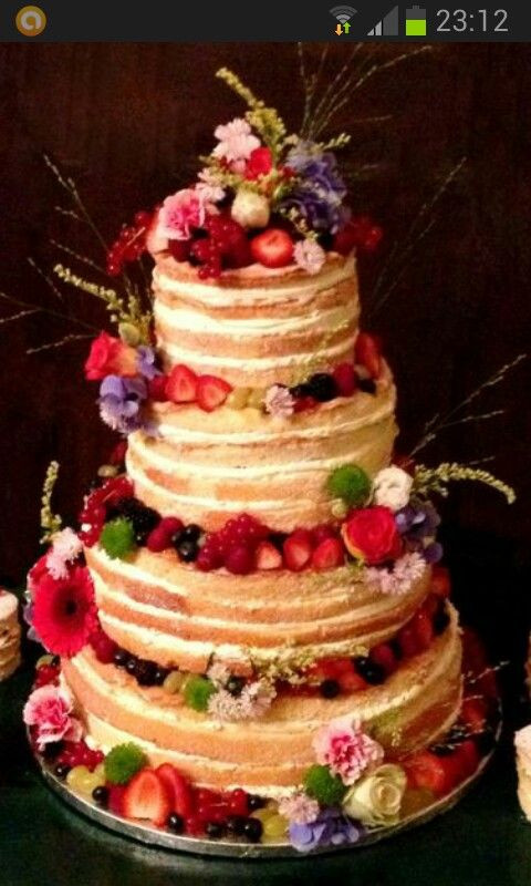 Hochzeitstorte Obst
 Kombination aus Torte Obst und Blumen Einfach herrlich