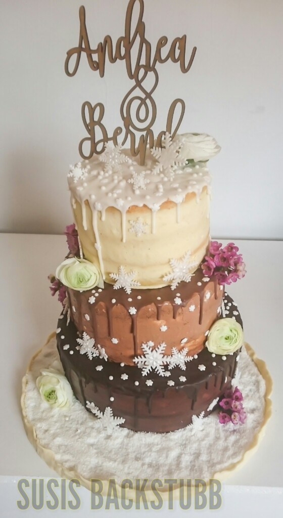 Hochzeitstorte Schokolade
 Winterliche Schokoladen Drip Cake Hochzeitstorte mit