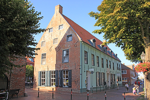 Hohes Haus Greetsiel
 Greetsiel Sehenswürdigkeiten in Ostfriesland