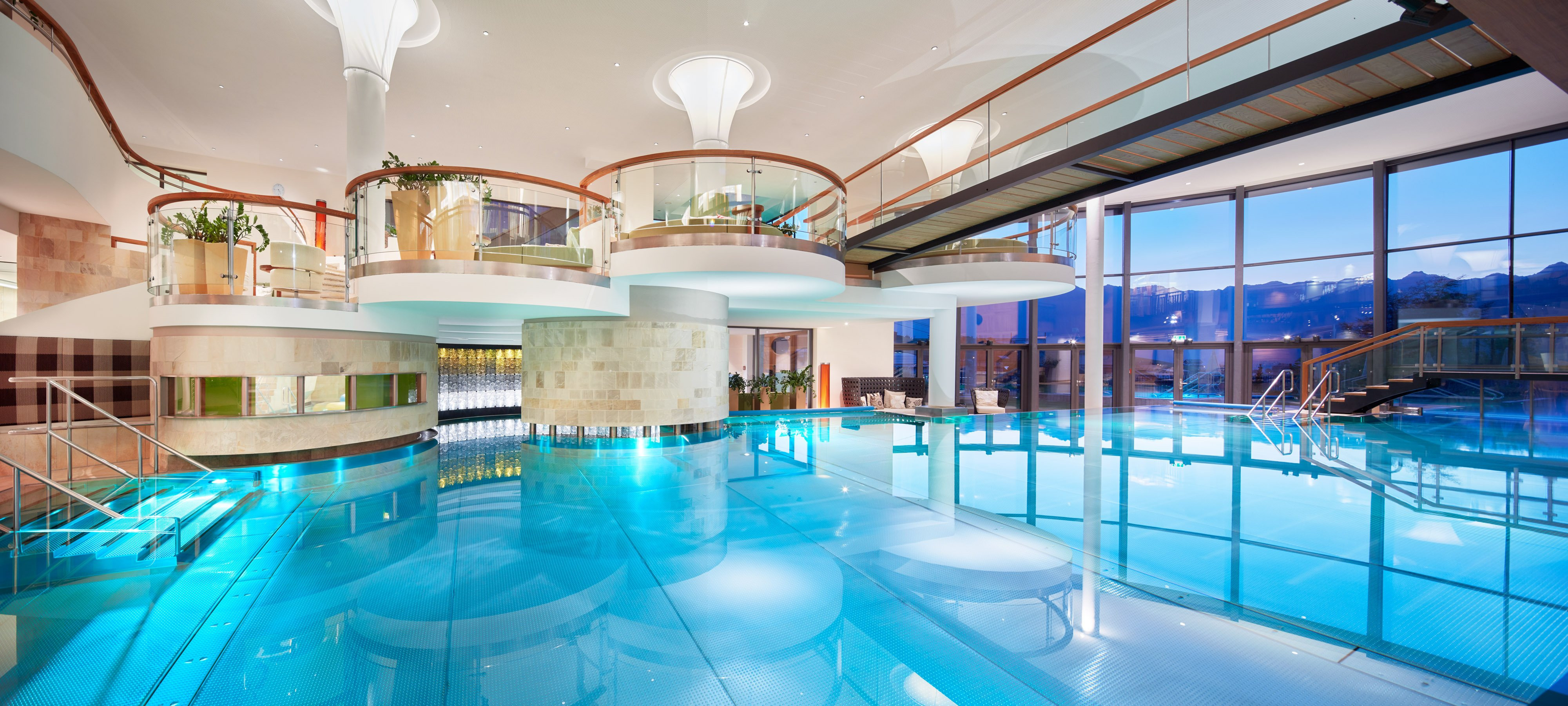 Hotel Mit Schwimmbad
 Hotel mit Schwimmbad & Pool Ihr Schlosshotel Fiss