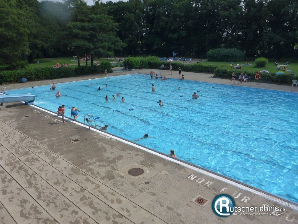 Im Schwimmbad Gefickt
 im öffentlichen schwimmbad gefickt