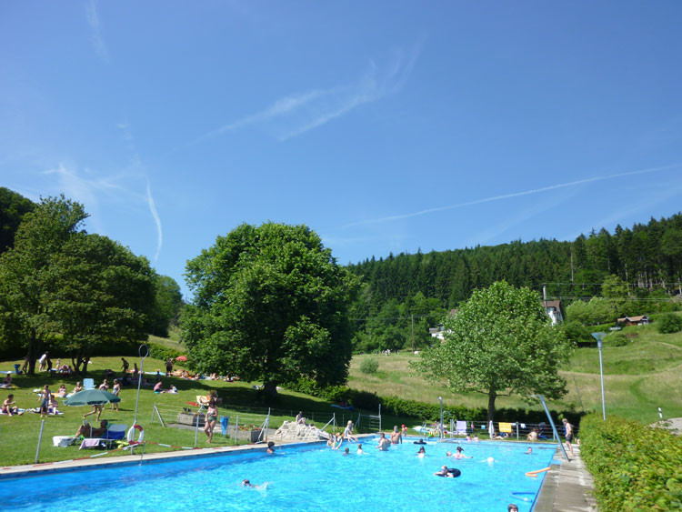 Im Schwimmbad Gefickt
 im freibad gefickt