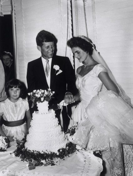 Jackie Kennedy Hochzeitskleid
 Jackie Kennedy