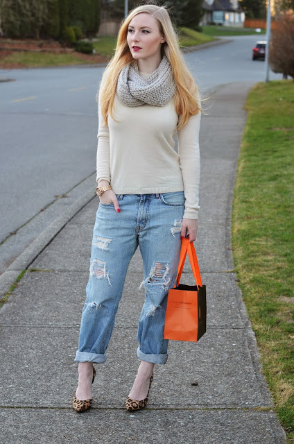 Jeans Used Look Diy
 Vancouver Vogue Look of the Week & DIY Video Boyfriend Jeans