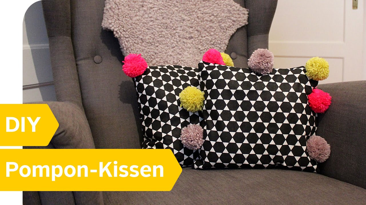 Kissen Diy
 DIY Anleitung – Pompon Kissen einfach selber machen
