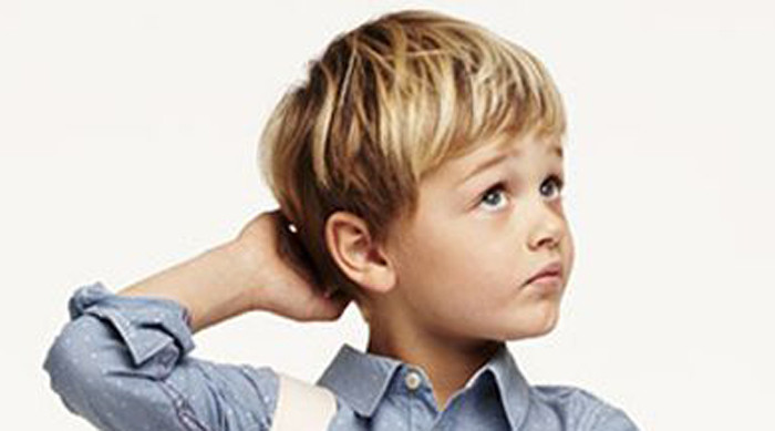 Kleine Jungs Frisuren
 Topfschnitt vs Surfermatte – Frisuren für kleine Jungs