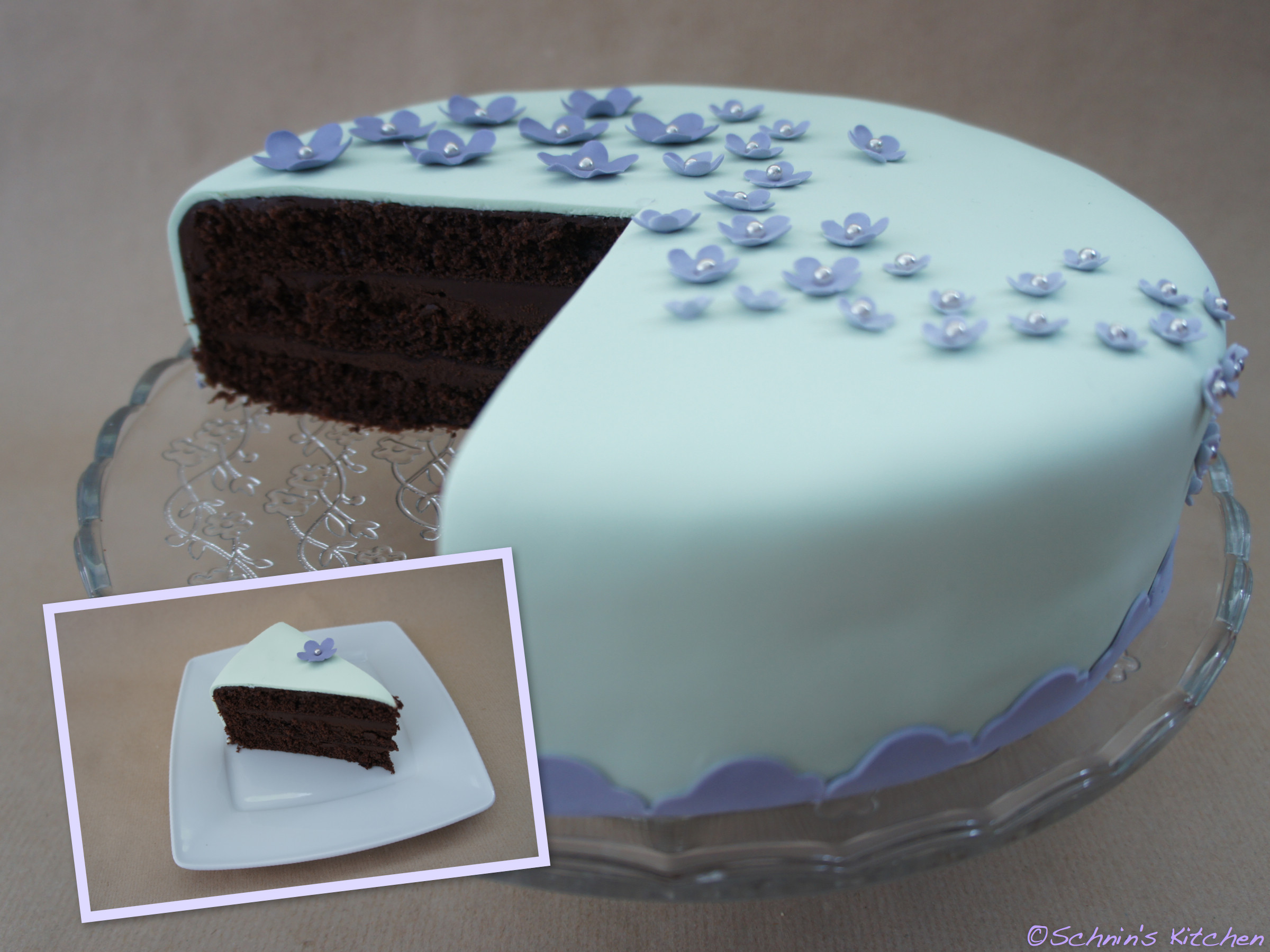 Kuchen Mit Fondant
 Fondant Schoko Torte und eine Premiere Schnin s Kitchen