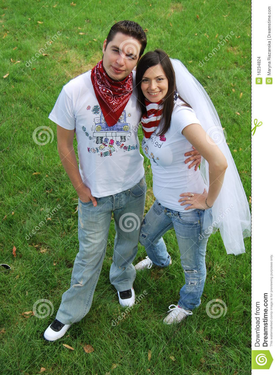 Lustige Hochzeit
 Lustige Hochzeit stockfoto Bild von schal lachen jeans