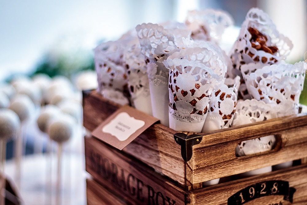 Mandeln Hochzeit
 mundus hochzeit winter candy bar gebrannte mandeln mundus