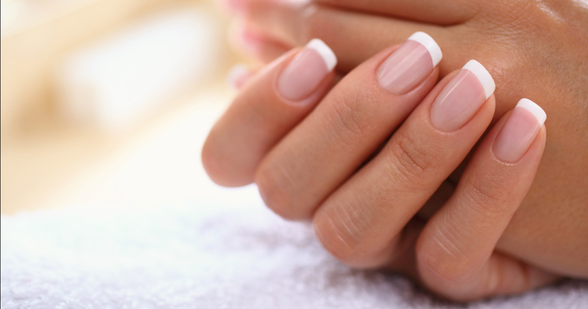Manikure
 How to create the perfect French manicure at home