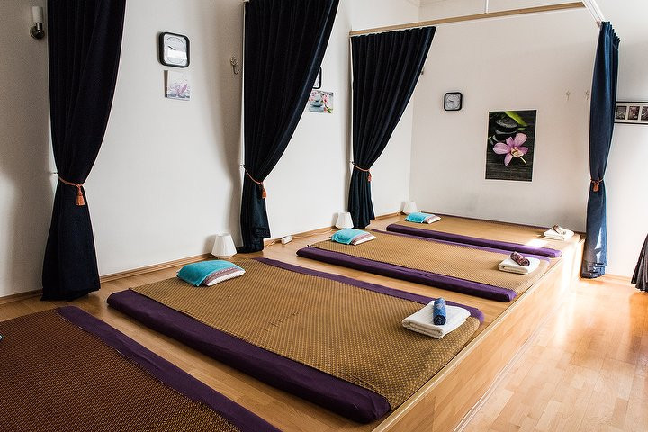 Maniküre Friedrichshain
 Limin Thaimassage