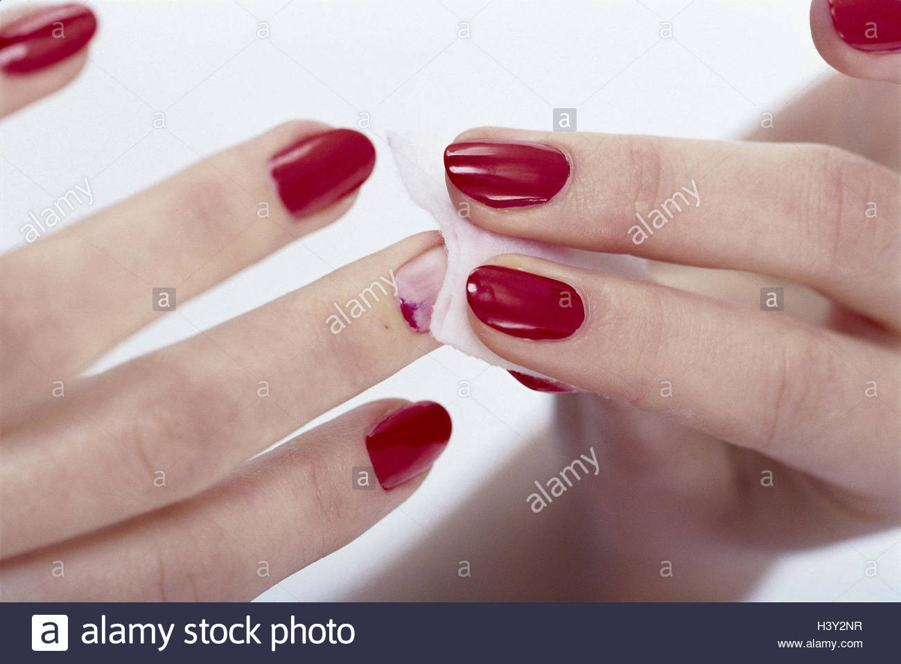 Maniküre In Der Nähe
 Maniküre Frauen Hände Fingernägel Nagellack entfernen