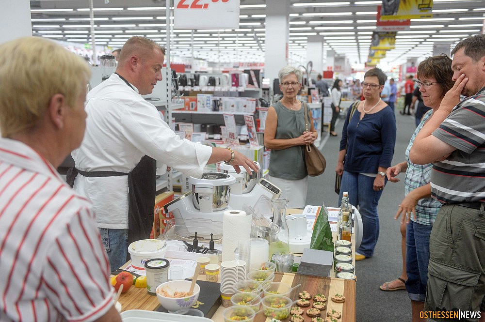 Media Markt Küchenmaschine
 Benjamin KEHL probiert am Donnerstag im MEDIA MARKT den