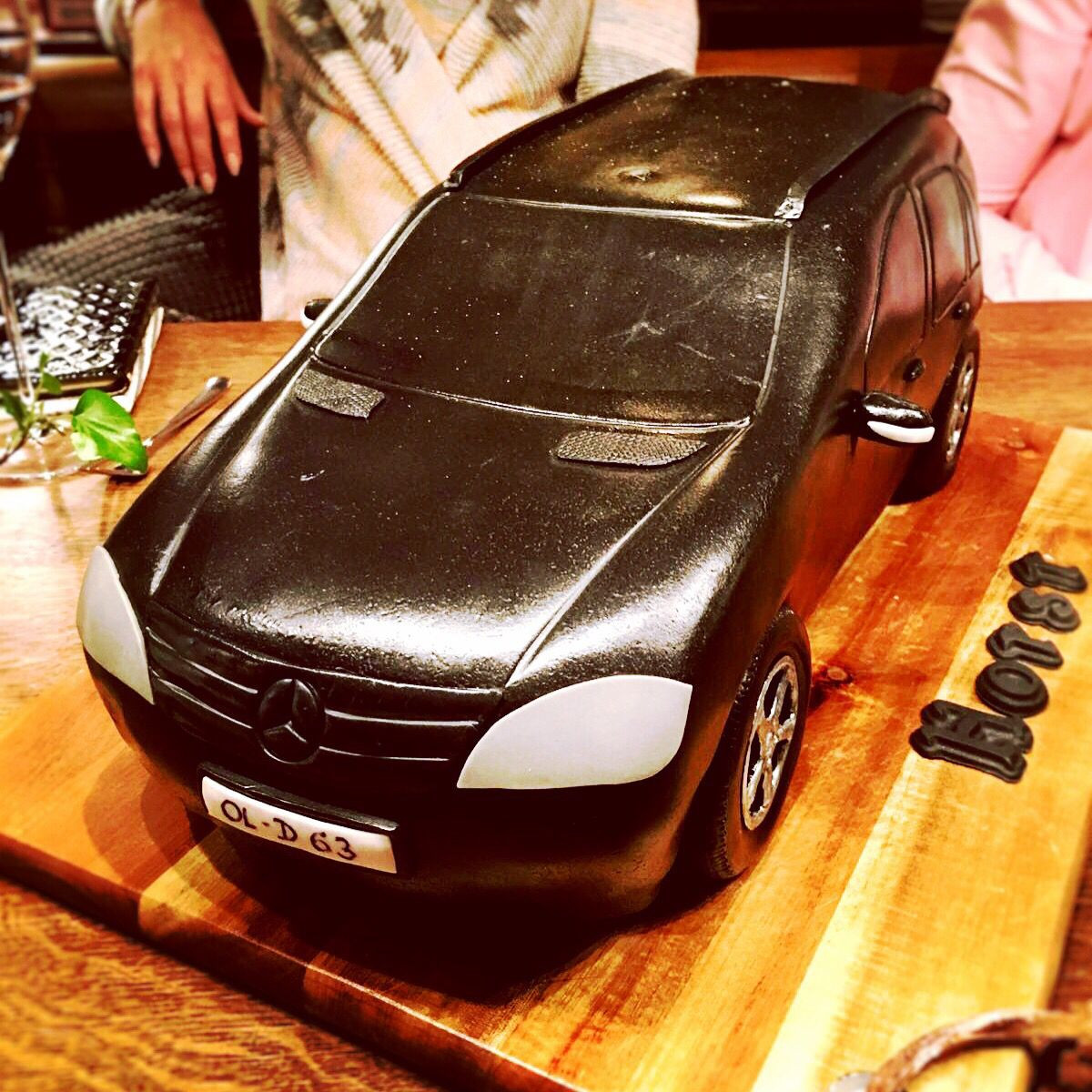 Mercedes Benz Geschenke
 Mercedes birthday cake Fondant Motiv Torte