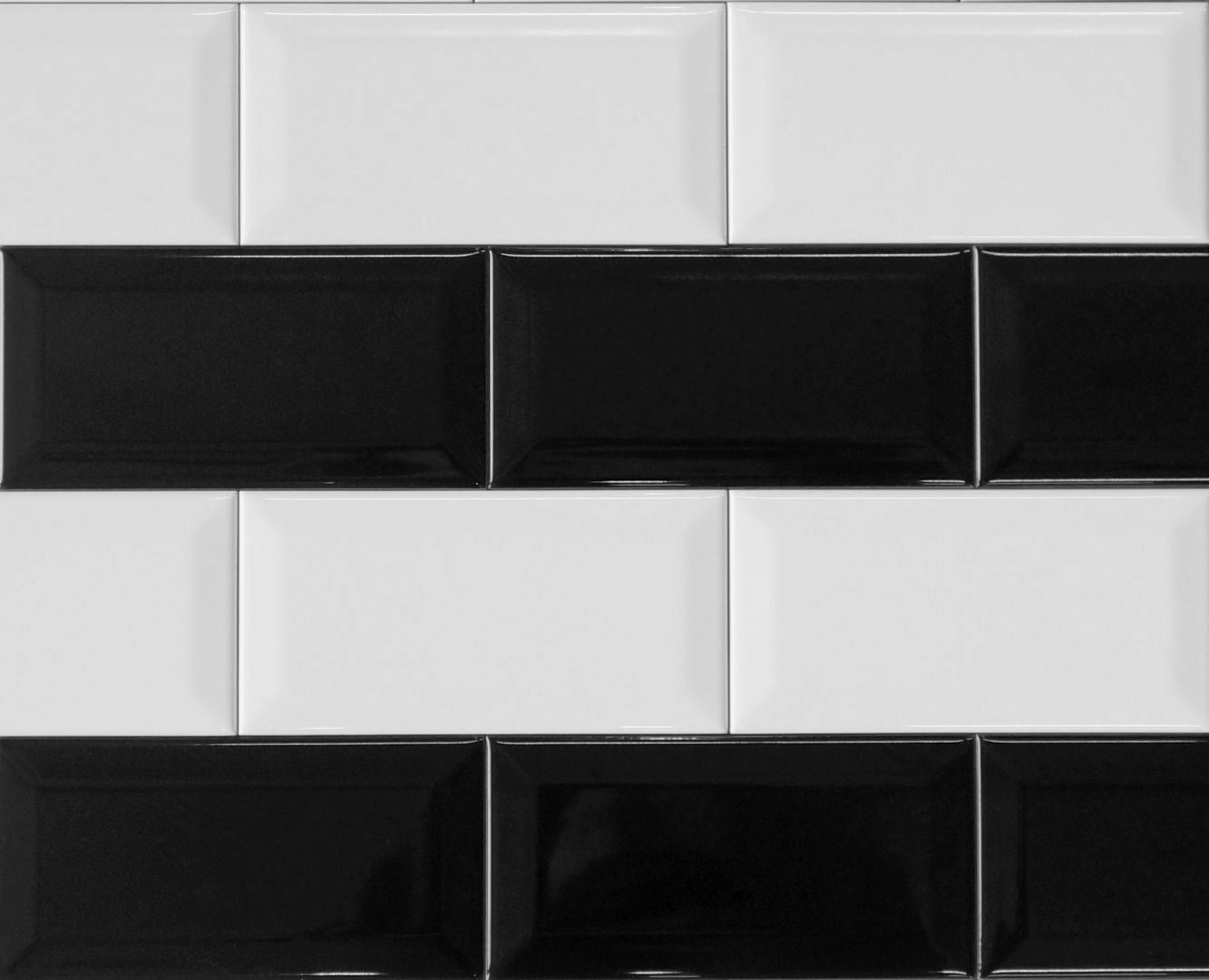 Metro Fliesen
 Metro Fliese schwarz facettiert 7 5x15 bei uns online kaufen