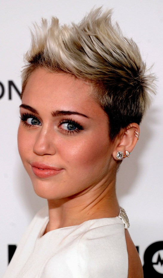 Miley Cyrus Frisuren
 Inspirierende Miley Cyrus Kurzen Blonde Frisuren 2019