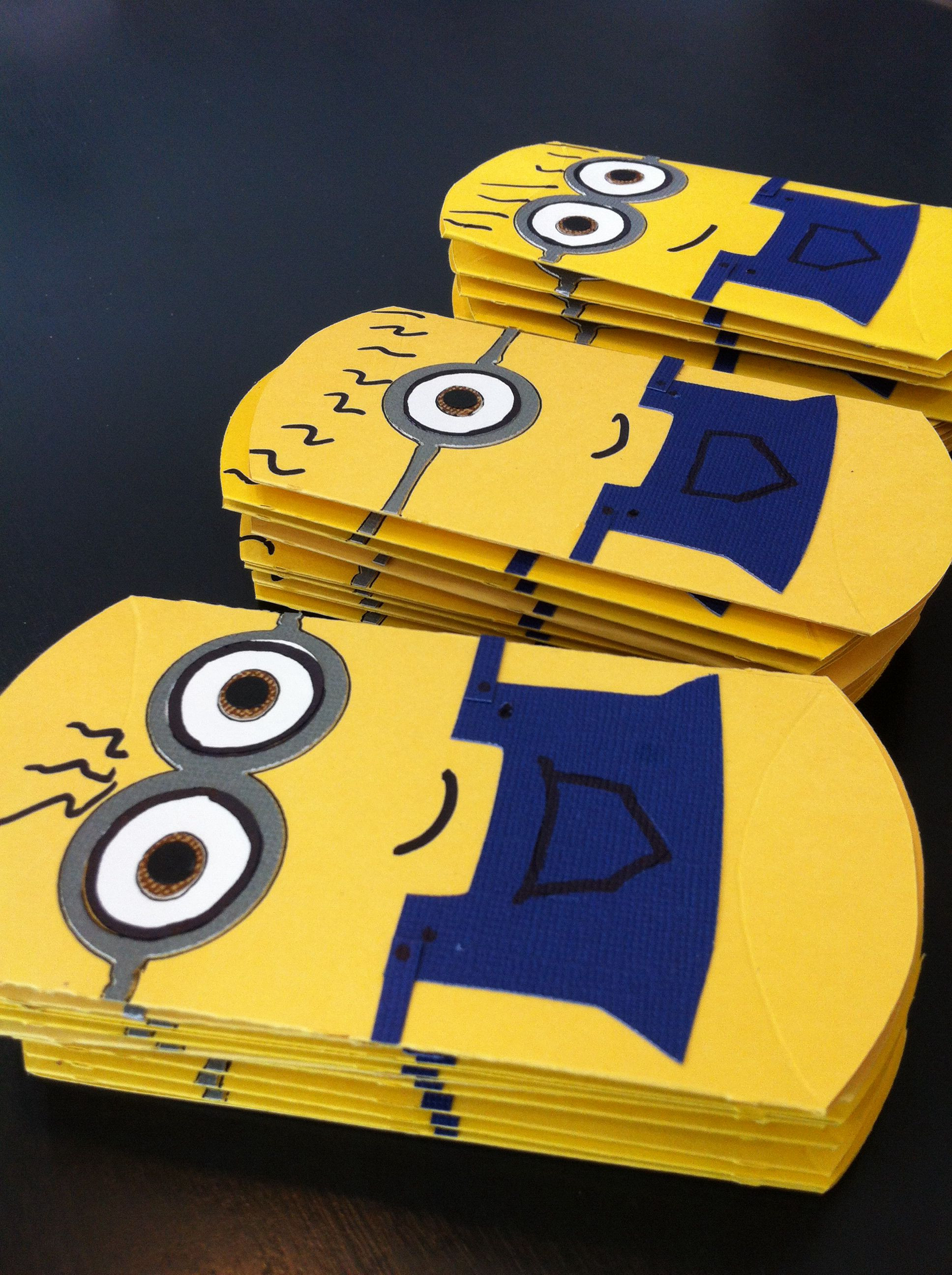 Minions Geschenke
 Minion pillow boxes minions minions