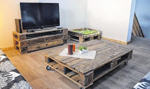 Möbel Aus Europaletten
 Euro Paletten Sideboard und Tisch