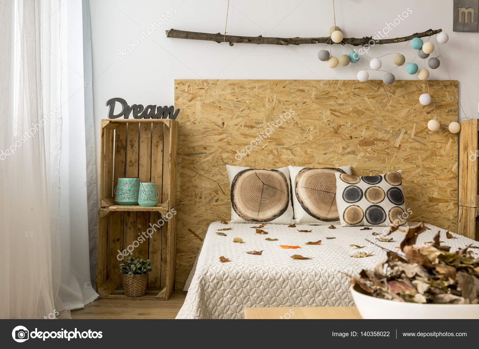 Möbel Diy
 Gemütliches Schlafzimmer mit DIY Möbel — Stockfoto