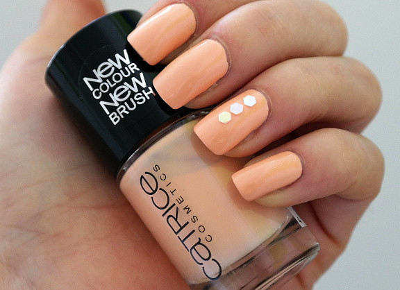 Nageldesign Apricot
 Lacke in Farbe und Bunt Apricot Beauty Blog