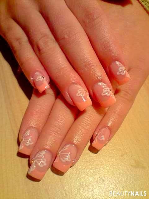 Nageldesign Apricot
 apricot und 3d gel blümchen 002 Nageldesign