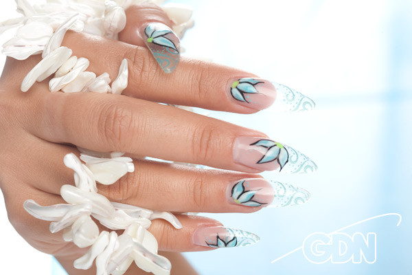 Nageldesign Blume
 Nageldesign Stiletto clear Blume