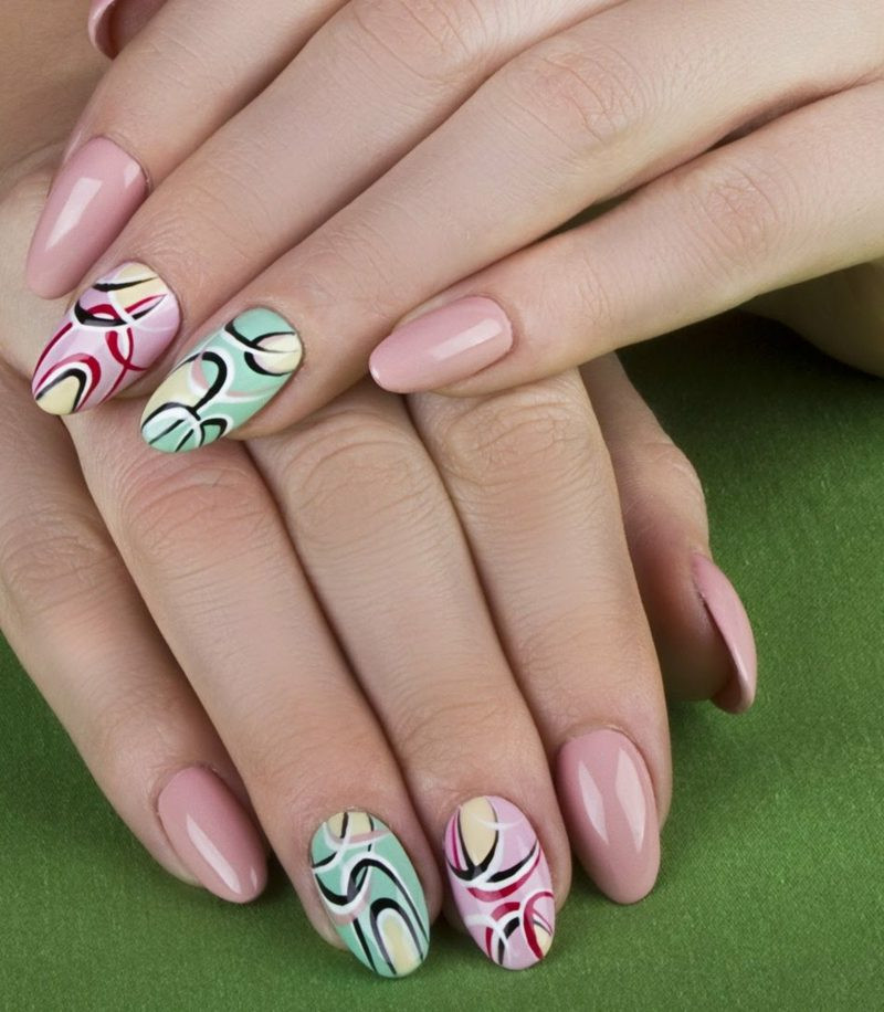 Nageldesign Farben 2019
 Nageldesign Frühling 2019 moderne Farben und Motive