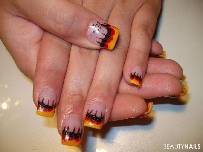 Nageldesign Flammen
 WM Flammen Gelnägel