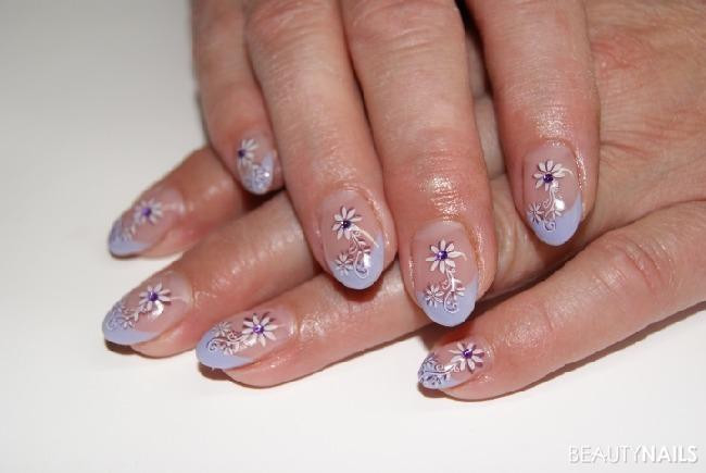 Nageldesign Flieder
 Flieder Gelnägel Nageldesign