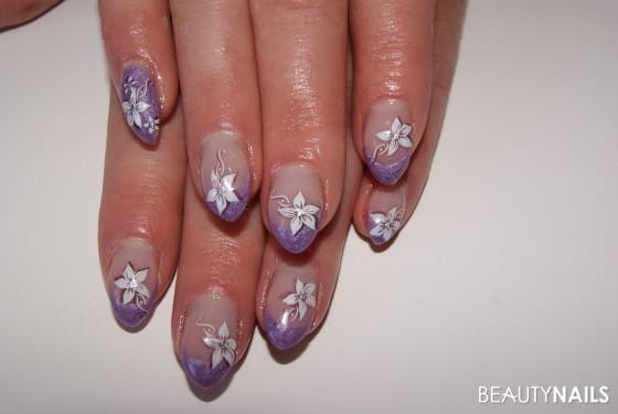 Nageldesign Flieder
 Pearl Flieder Nageldesign