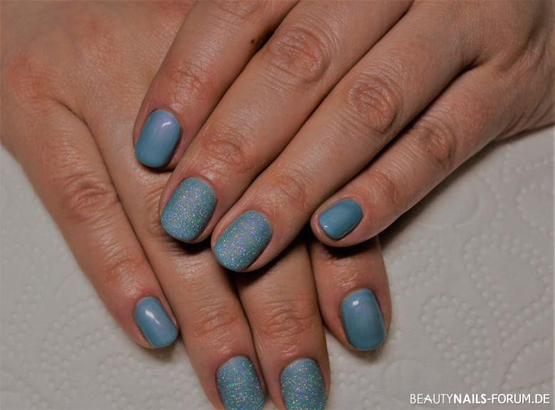 Nageldesign Fullcover Blau
 blau grünes Fullcover mit Sugar Effekt Nageldesign