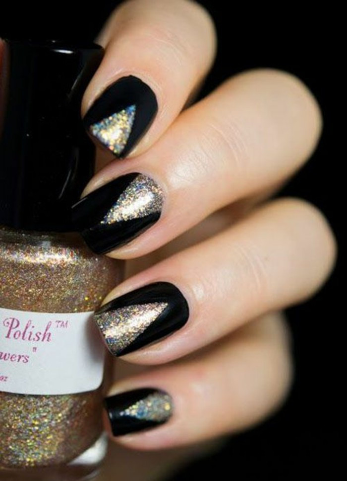 Nageldesign Gold Schwarz
 Nageldesign Ideen für Weihnachten und Silvester