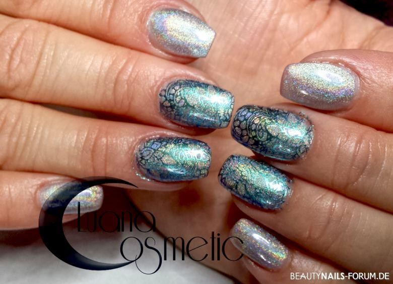 Nageldesign Hologramm
 Holo Effekt und Stampinglack tolles Nageldesign Gelnägel