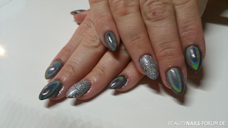 Nageldesign Hologramm
 Acrylmodellage Fullcover mit Farbgel und Hologramm Nageldesign