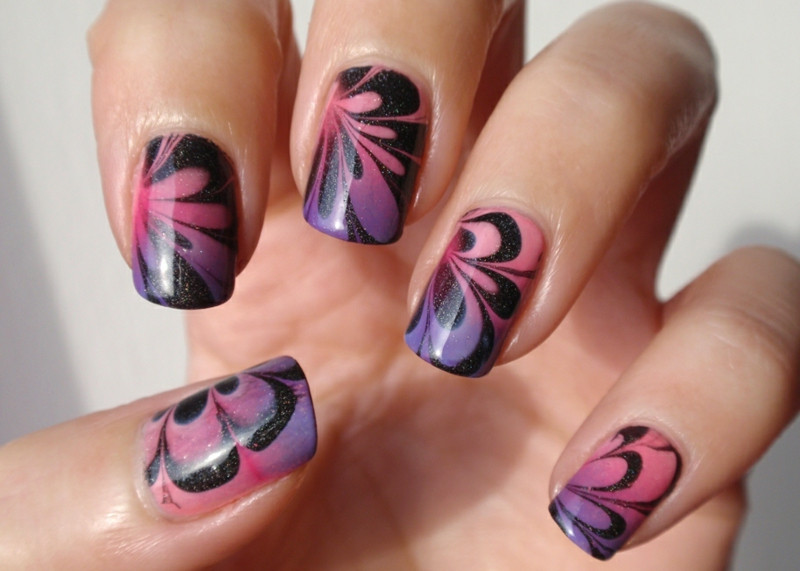 Nageldesign Mit Nagellack
 Nageldesign mit Wasser und Nagellack Marmornägel