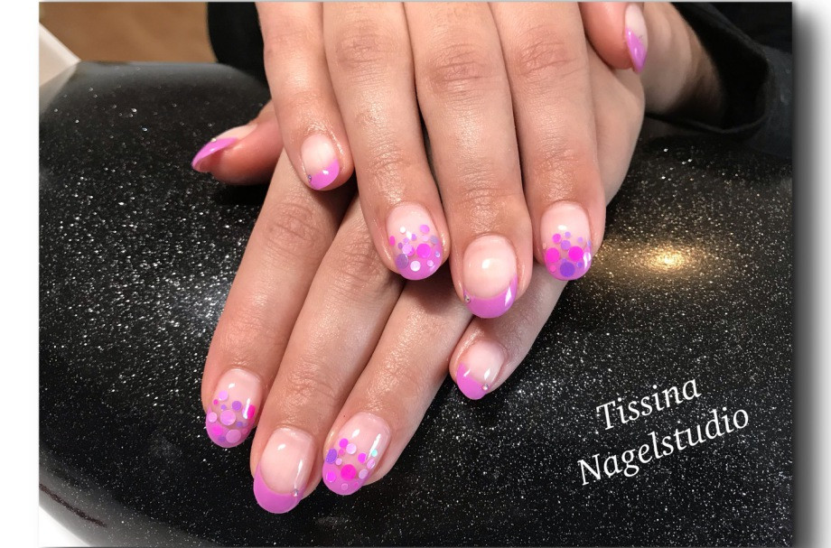 Nageldesign Natural
 tissina Nagelstudio für gepflegte Hände Nageldesign